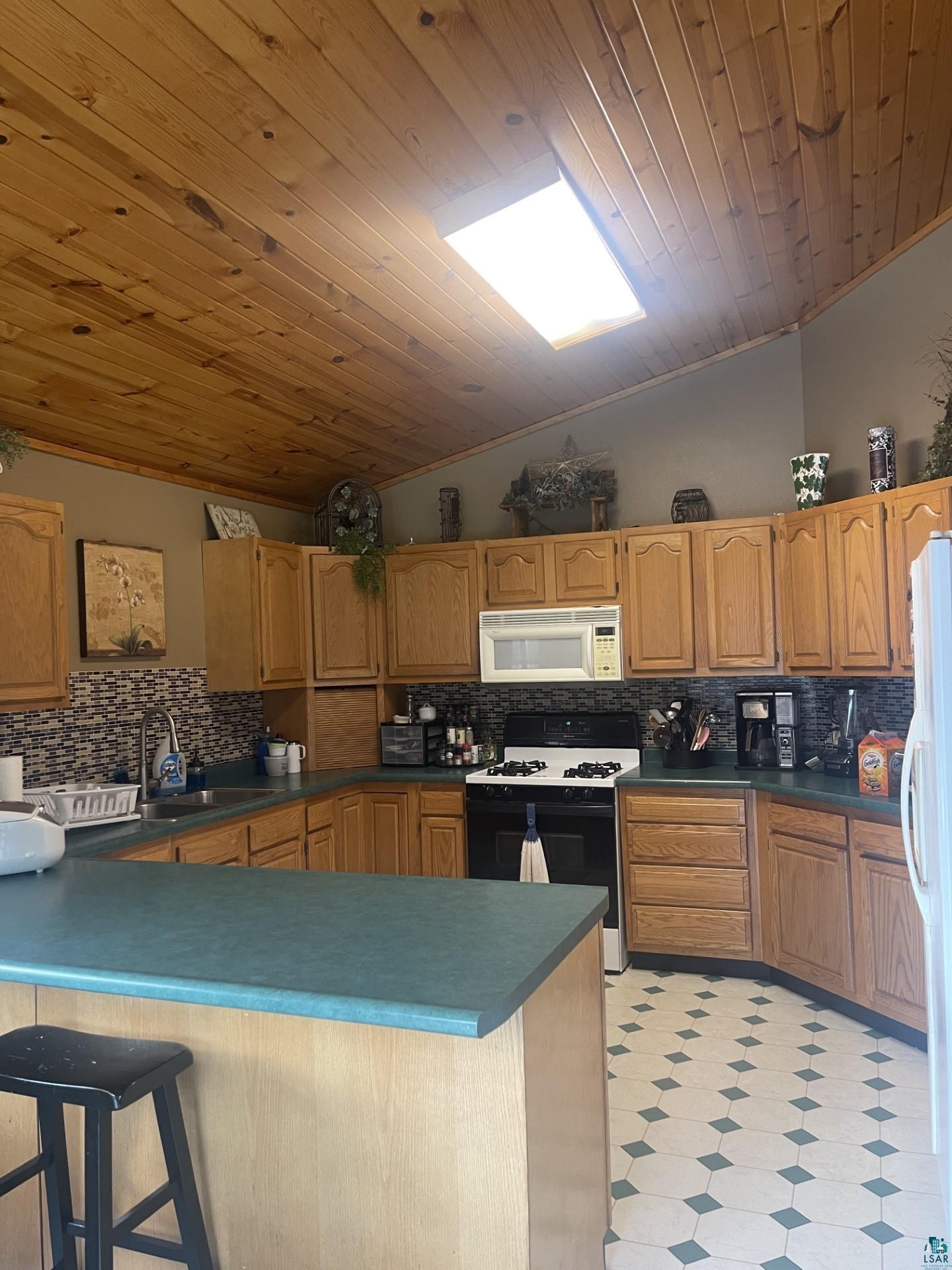 49577 Griffith Road Ashland, WI 54806 - Photo 2 of 15 Gallery Image 2