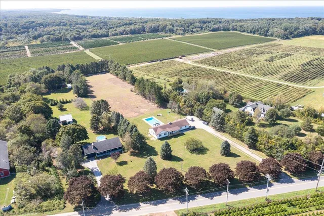 $1,649,999 | 3715 Hortons Lane, Southold, NY 11971