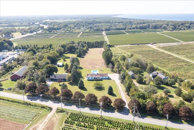 $1,649,999 | 3715 Hortons Lane, Southold, NY 11971