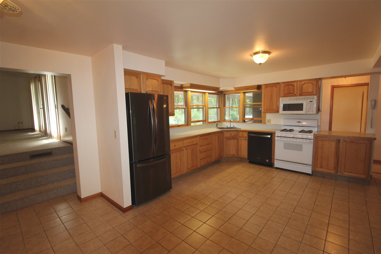 9049 North McKinley Road Flushing, MI 48433 - Photo 5 of 29 31382523-4.JPG