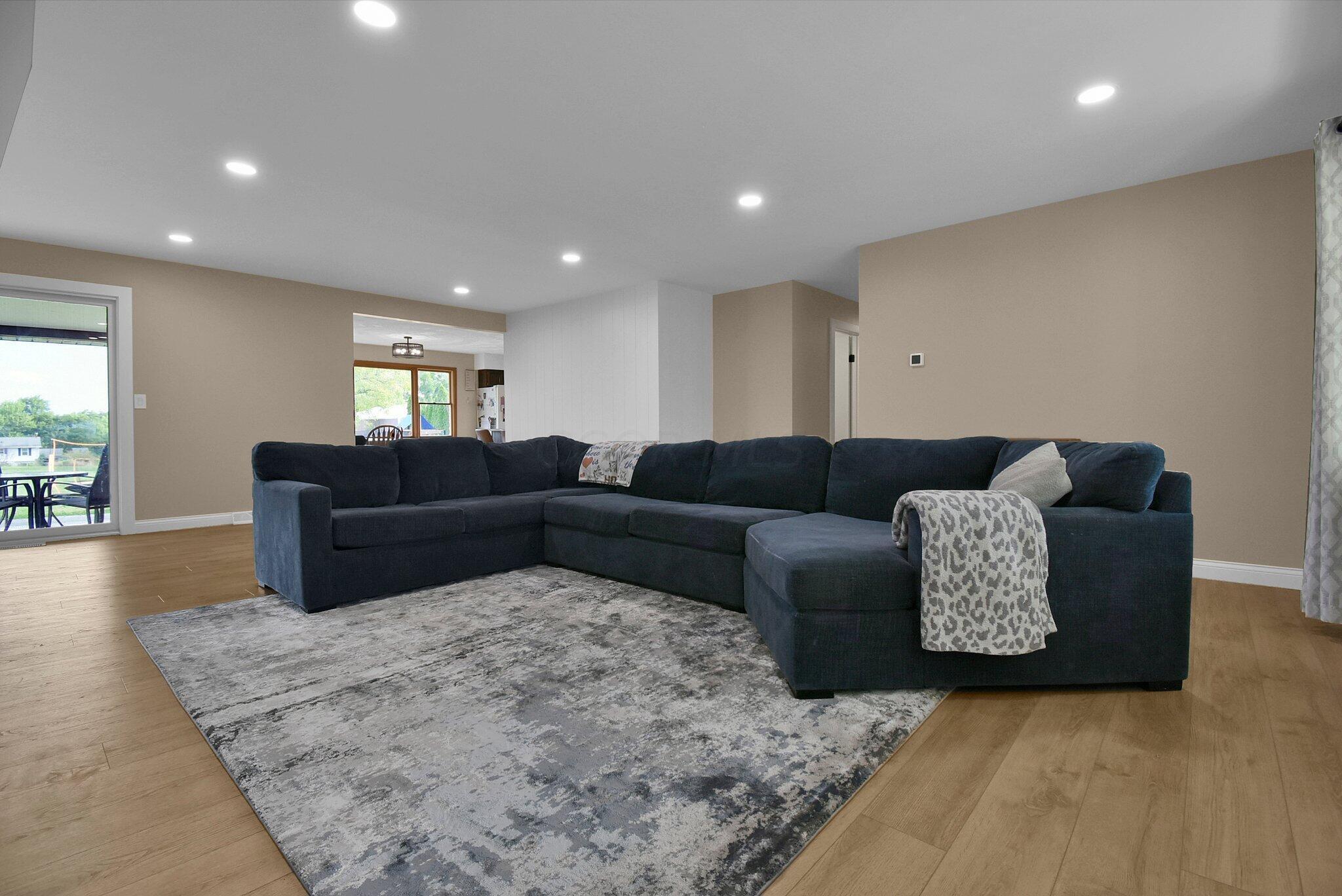 6-web-or-mls-1195-piper-rd