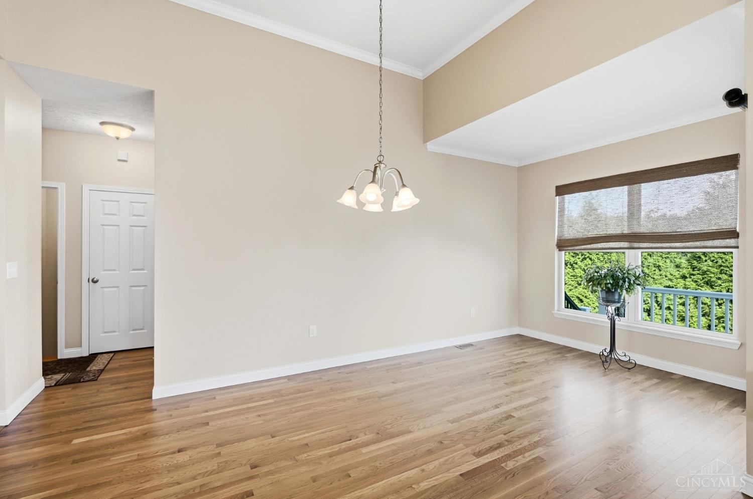 655 Hyacinth Road Cincinnati, OH 45245 - Photo 19 of 79 Gallery Image 19