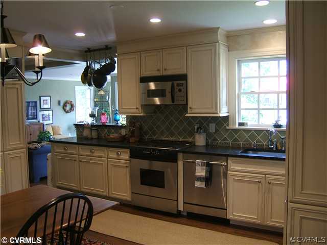 5 Rose Hill Road Richmond, VA 23229 - Photo 4 of 12 Kitchen