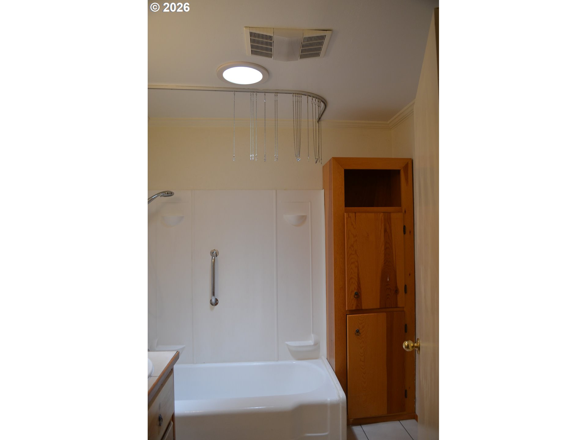 137008 Main Street Crescent, OR 97733 - Photo 24 of 47 a bathroom with a shower