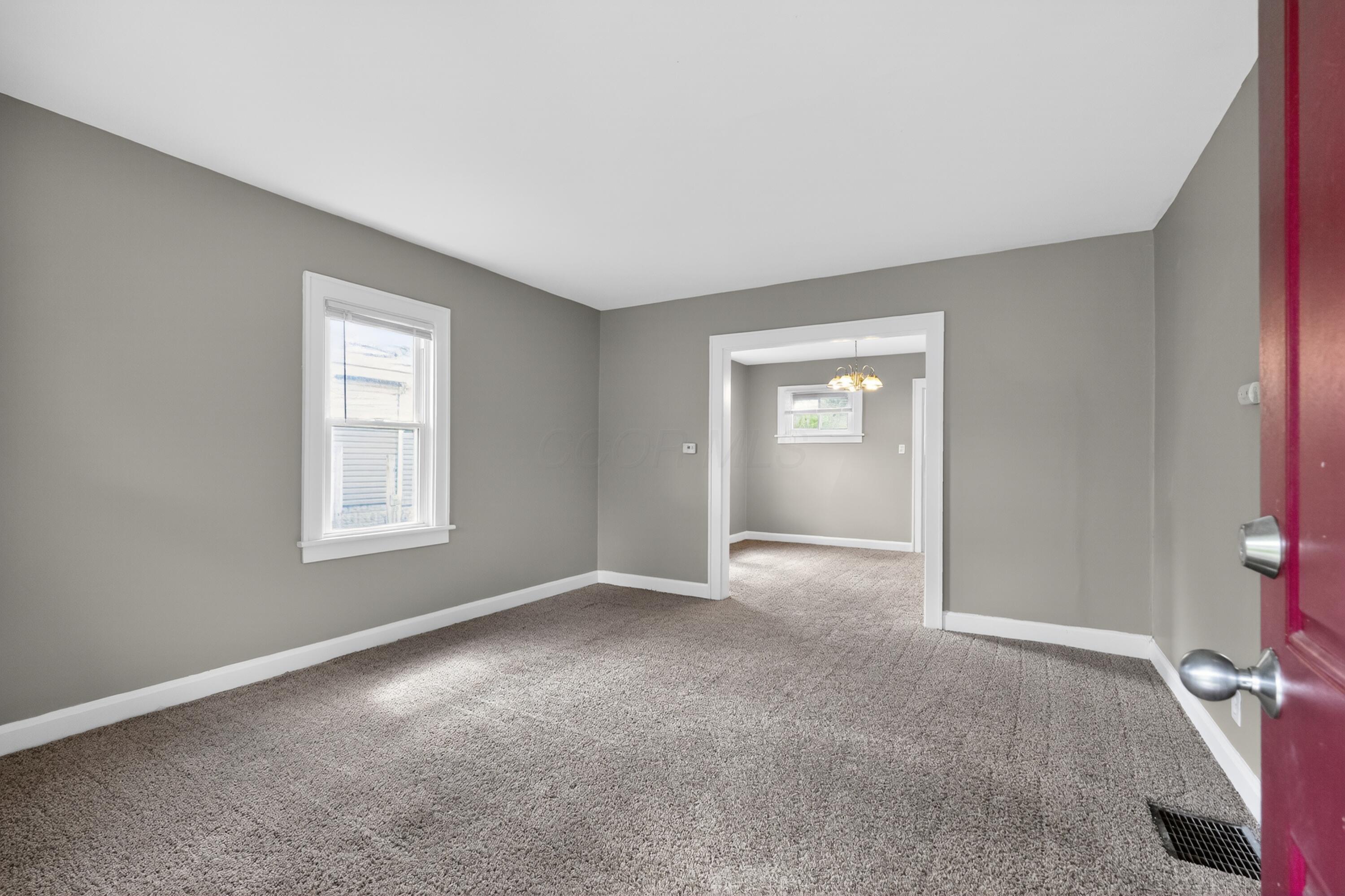 2025 Sale Road Columbus, OH 43224 - Photo 14 of 31 14_2025_Sale_Rd-Living_room-le-3