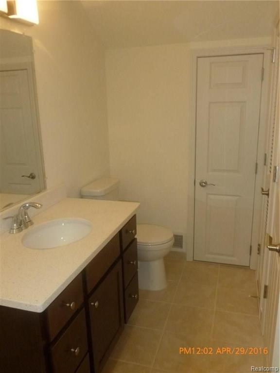 23133 Farmington Road Farmington, MI 48336 - Photo 19 of 32