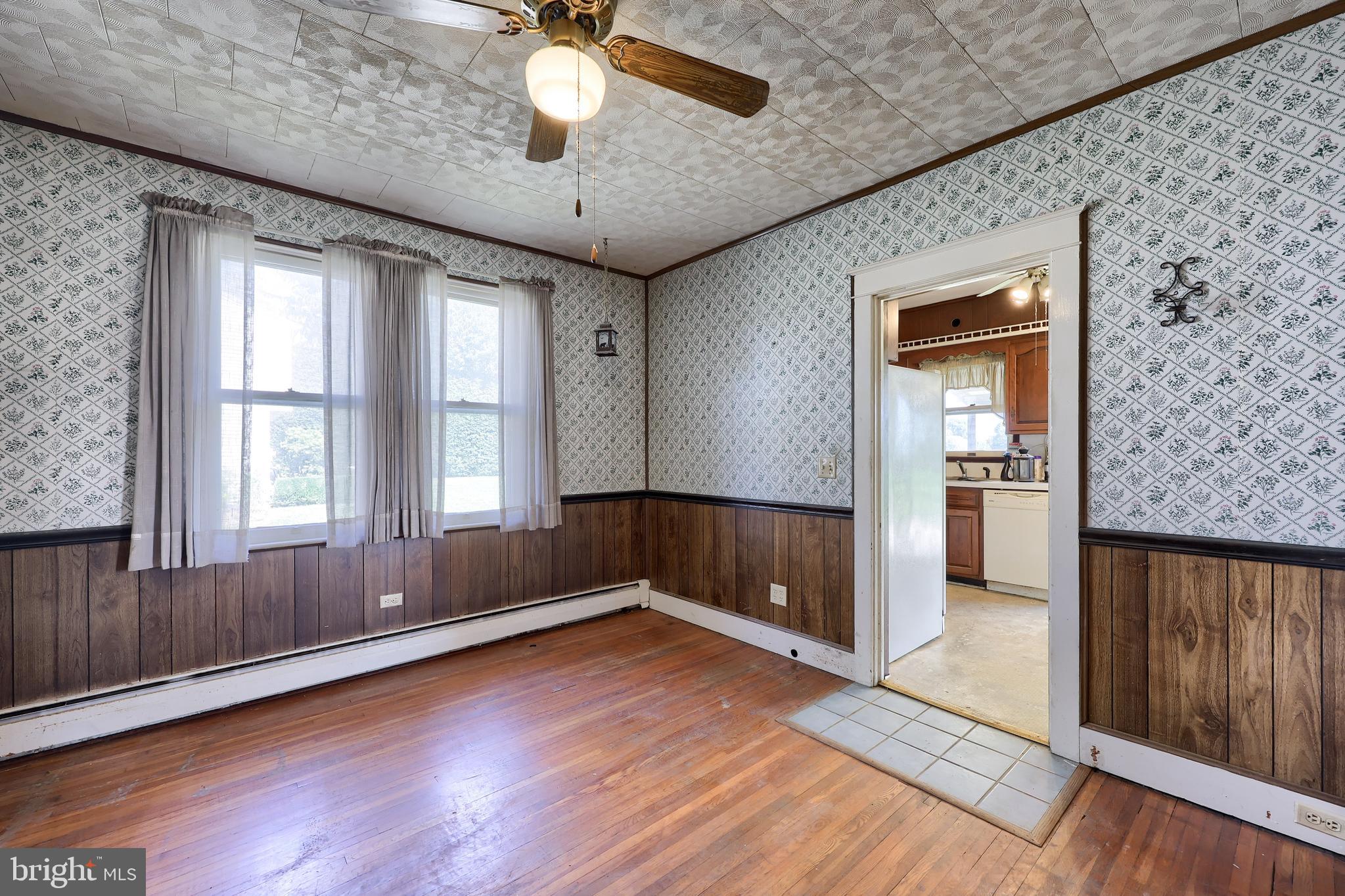 145 Elmwood Road Lancaster, PA 17602 - Photo 12 of 25 Gallery Image 12