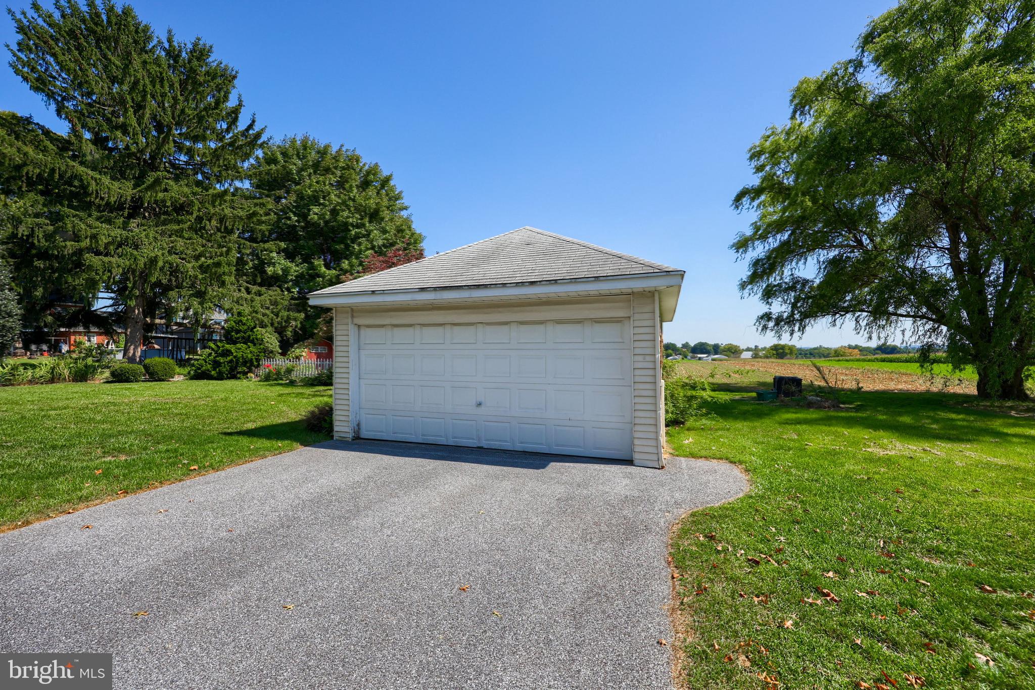 145 Elmwood Road Lancaster, PA 17602 - Photo 21 of 25 Gallery Image 21