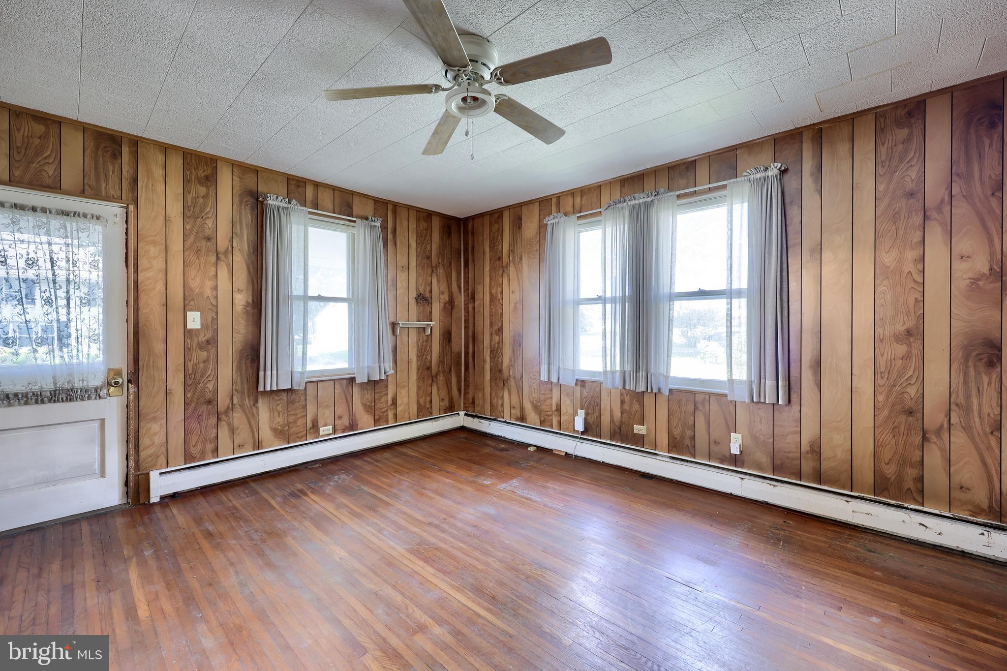 145 Elmwood Road Lancaster, PA 17602 - Photo 8 of 25 Gallery Image 8