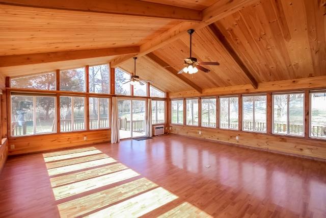 560 Hay Market Road Clarksville, TN 37043 - Photo 17 of 20 Sunroom 2nd View