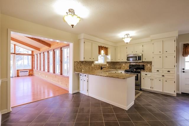560 Hay Market Road Clarksville, TN 37043 - Photo 7 of 20 Additional View of Kitchen