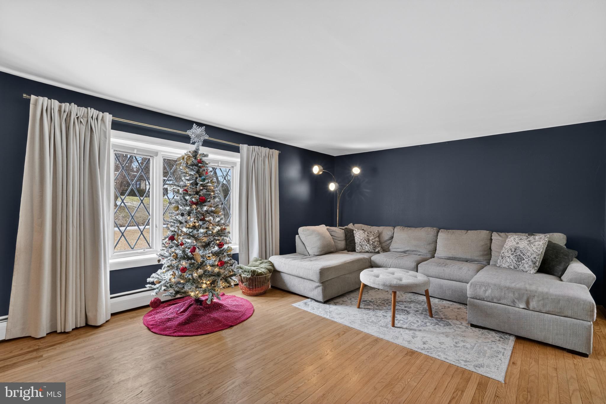 4517 East Yates Road Bensalem, PA 19020 - Photo 3 of 24