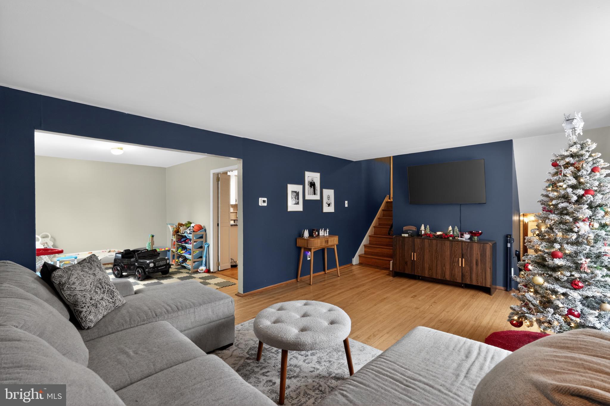 4517 East Yates Road Bensalem, PA 19020 - Photo 4 of 24