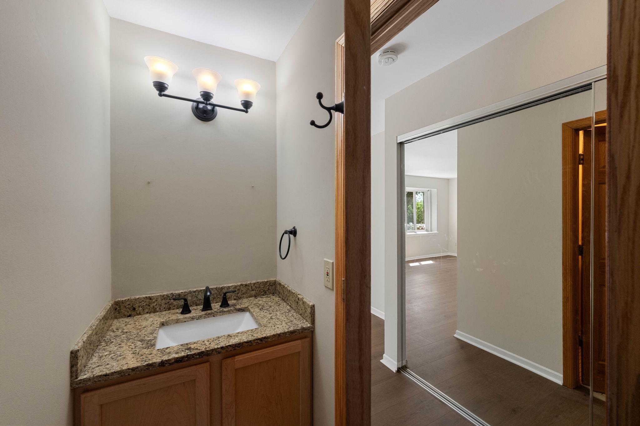 304 Pondridge Circle Wayzata, MN 55391 - Photo 9 of 30