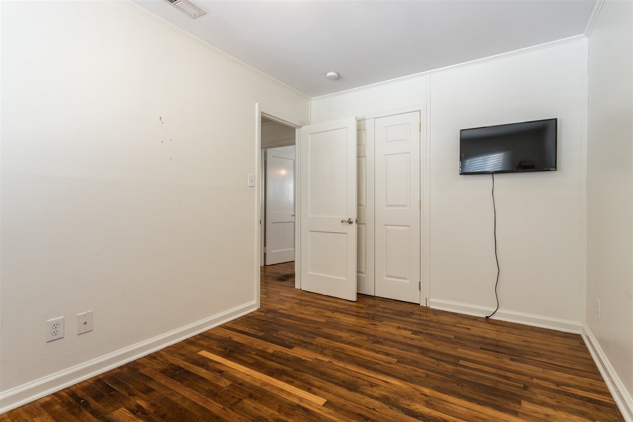 2202 Brewer Street, Unit 2202 Raleigh, NC 27608 - Photo 13 of 19 Photo 14