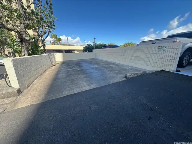 $439,000 | 1160 Ala Napunani Street, Unit 1104, Honolulu, HI 96818