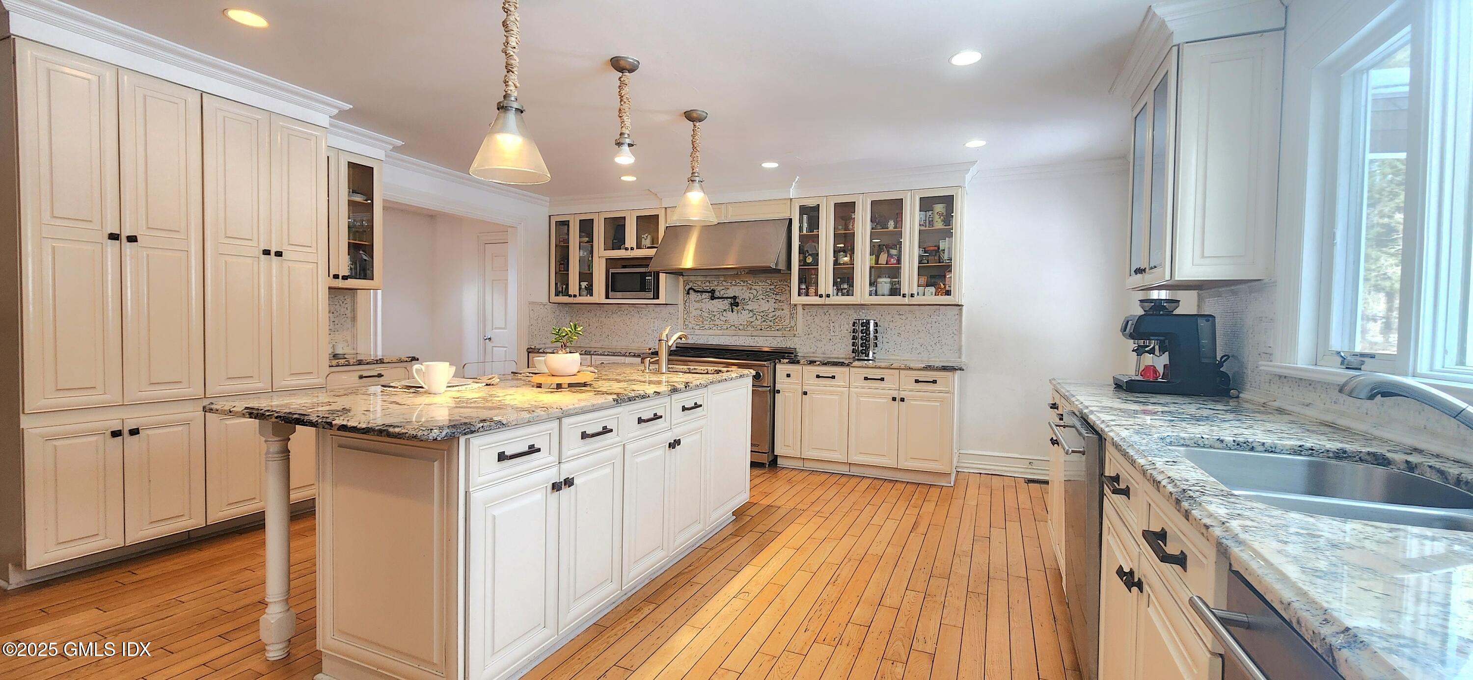 85 Cutler Road Greenwich, CT 06831 - Photo 13 of 38 Kitchen 1 1