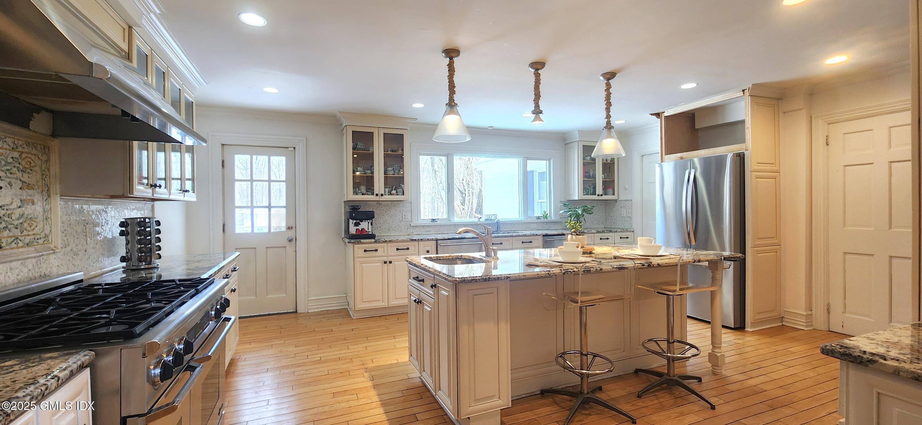 85 Cutler Road Greenwich, CT 06831 - Photo 15 of 38 Kitchen 2 2