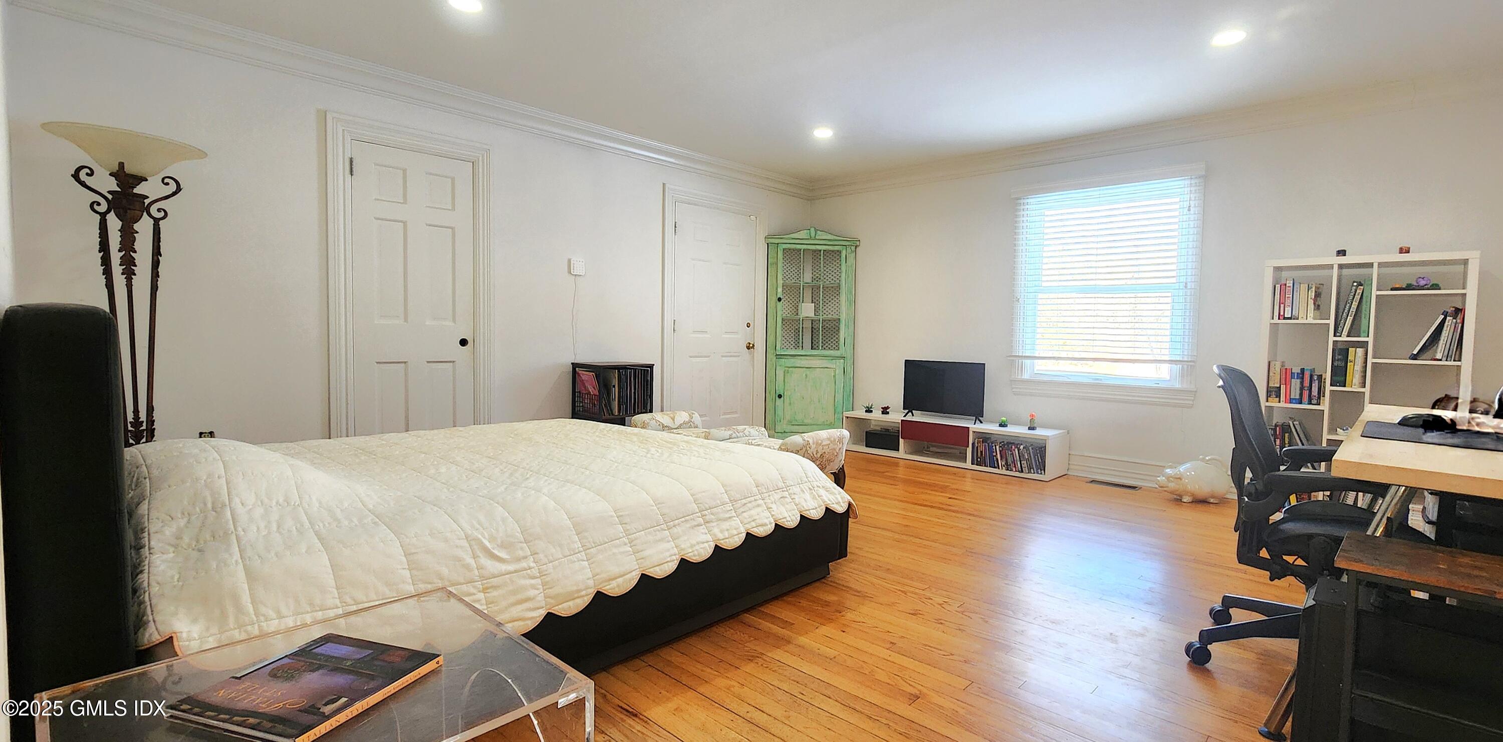 85 Cutler Road Greenwich, CT 06831 - Photo 18 of 38 Master Bedroom 1st Floor