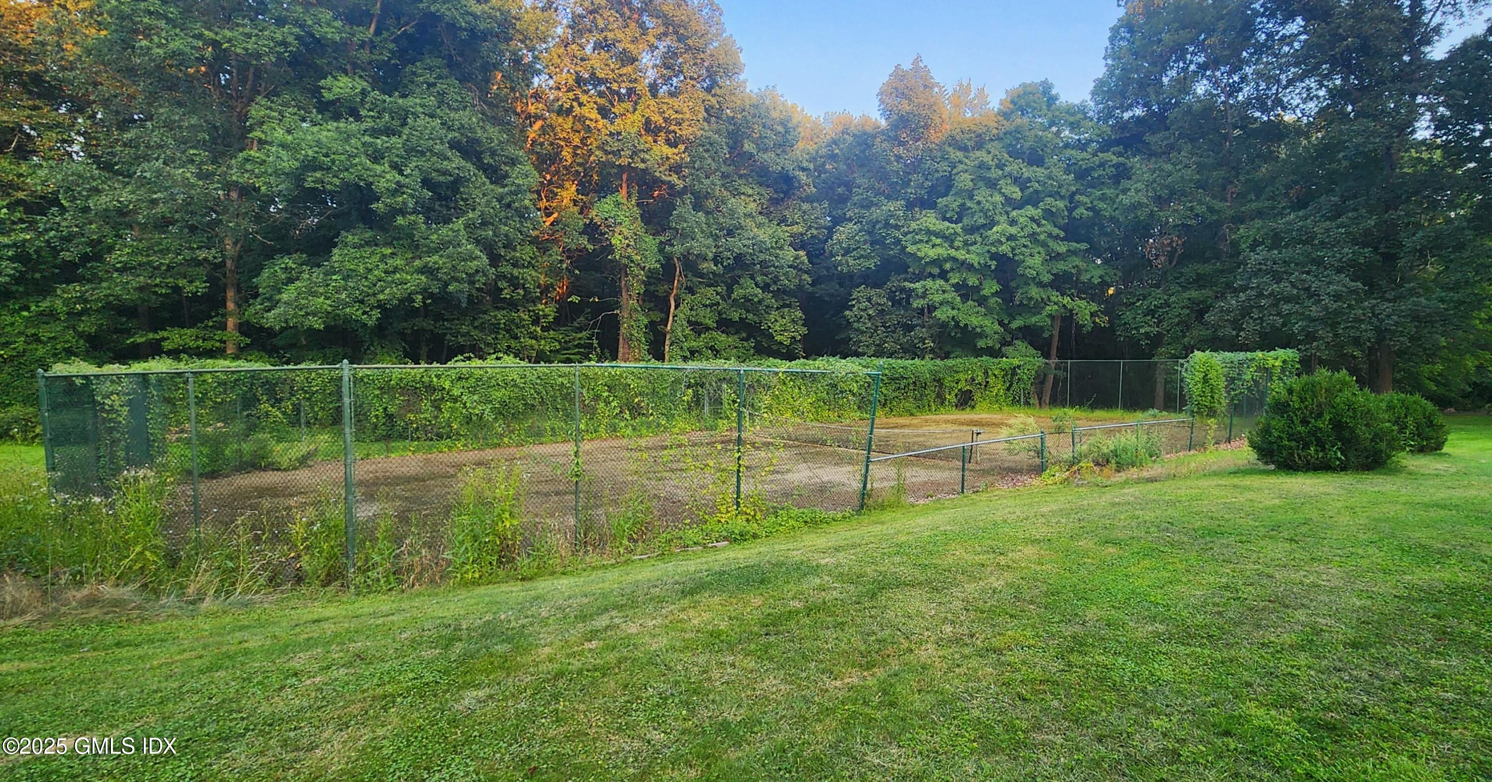 85 Cutler Road Greenwich, CT 06831 - Photo 33 of 38 Tennis Court