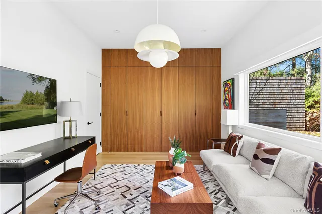 $4,750,000 | 26 Alewife Brook Road, East Hampton, NY 11937