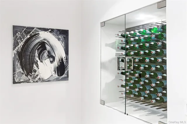 $4,750,000 | 26 Alewife Brook Road, East Hampton, NY 11937