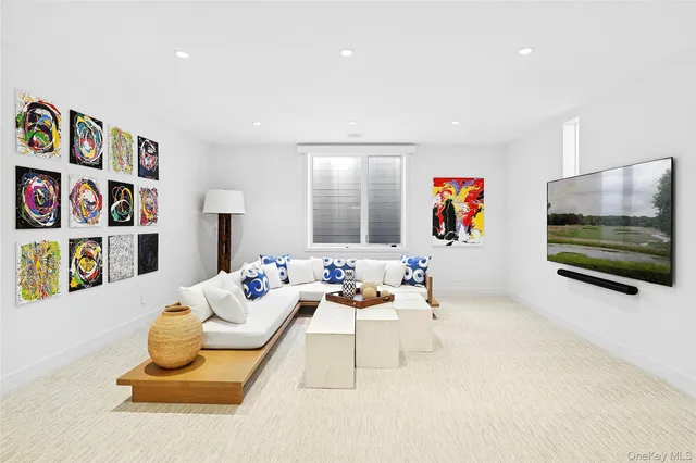 $4,750,000 | 26 Alewife Brook Road, East Hampton, NY 11937