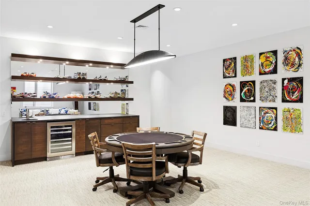 $4,750,000 | 26 Alewife Brook Road, East Hampton, NY 11937