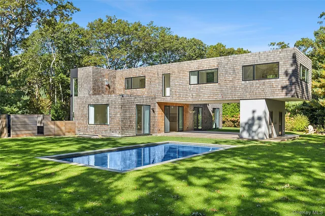 $4,750,000 | 26 Alewife Brook Road, East Hampton, NY 11937