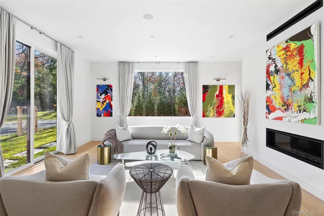 $4,750,000 | 26 Alewife Brook Road, East Hampton, NY 11937