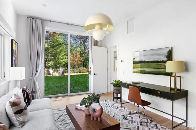 $4,750,000 | 26 Alewife Brook Road, East Hampton, NY 11937