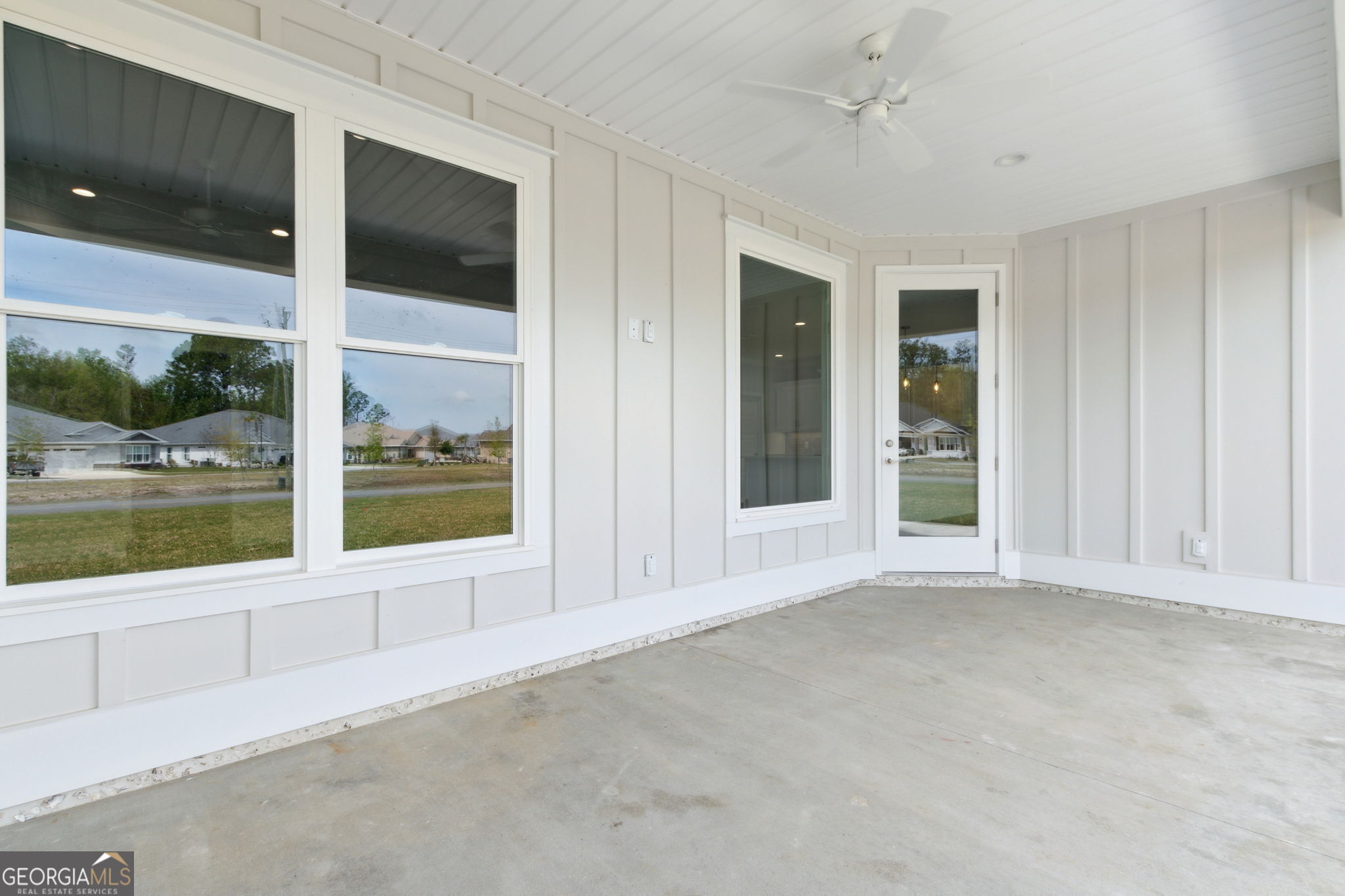 107 Green Turtle Court Kingsland, GA 31548 - Photo 34 of 39 a view of an empty room with a window