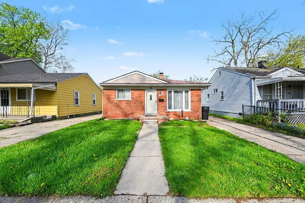 $173,000 | 27081 Barrington Street, Madison Heights, MI 48071