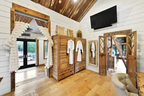 $975,000 | 1910 Sandy Point Road, Wimberley, TX 78676
