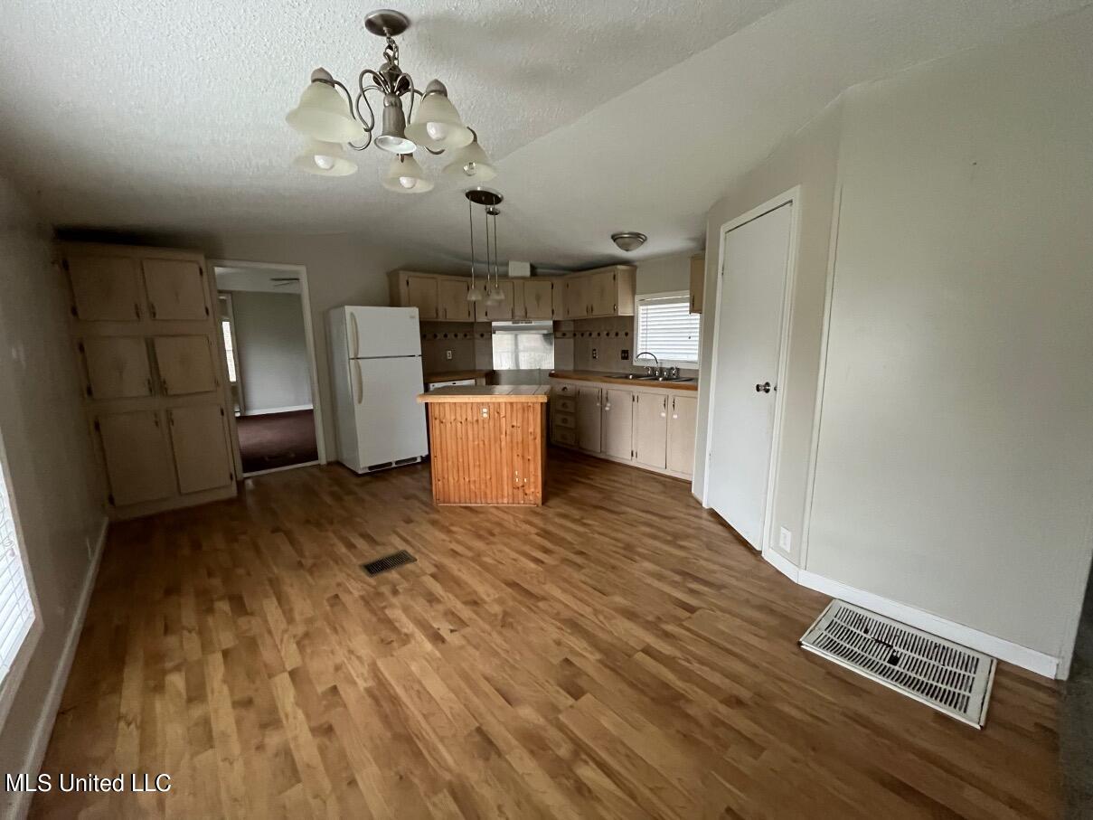 121 North Star Road Florence, MS 39073 - Photo 4 of 15 IMG_7677