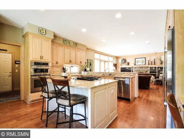 8658 French Curve Eden Prairie, MN 55347 - Photo 8 of 18