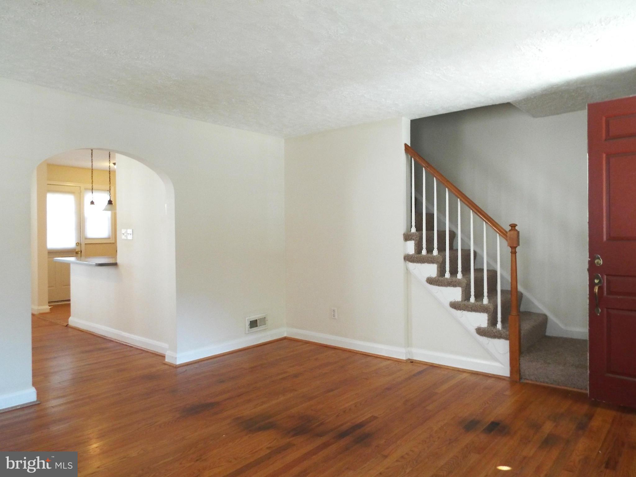 1634 Hardwick Road Baltimore, MD 21286 - Photo 8 of 24 LARGE LIVING SPACE