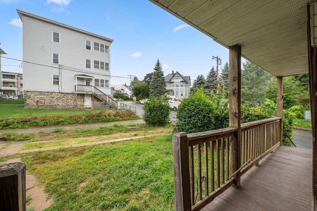 5 Oliver Street Southbridge, MA 01550 - Photo 11 of 34