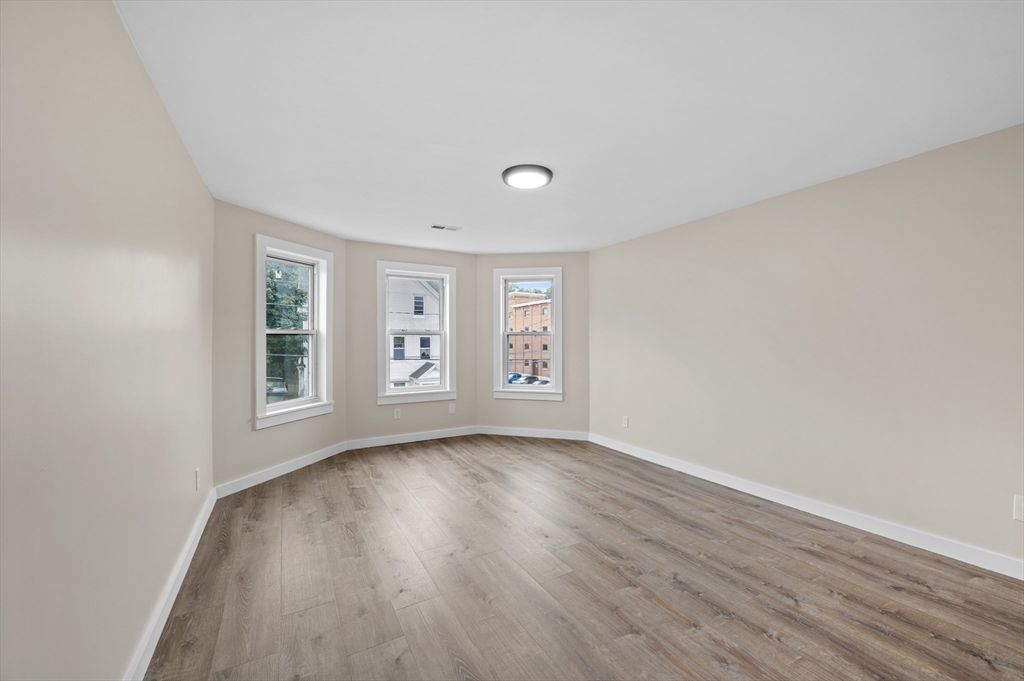 5 Oliver Street Southbridge, MA 01550 - Photo 14 of 34