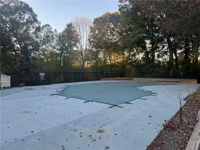 a view of backyard space