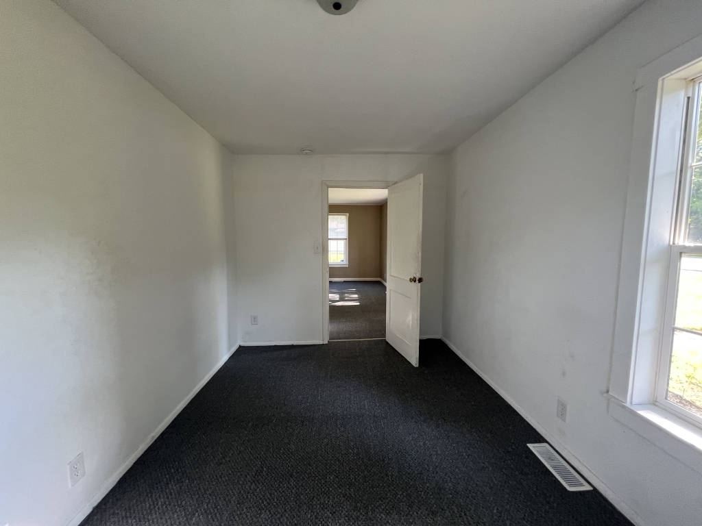 4405 Ridge Road Anderson, IN 46013 - Photo 11 of 19 Gallery Image 11