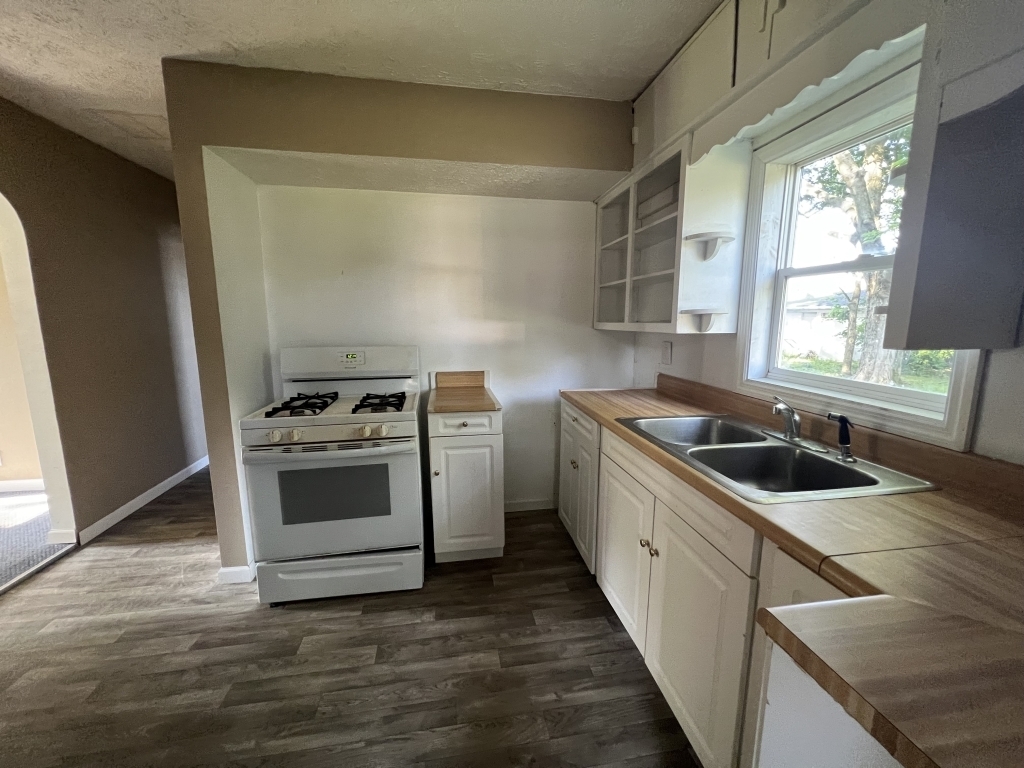 4405 Ridge Road Anderson, IN 46013 - Photo 14 of 19 Gallery Image 14