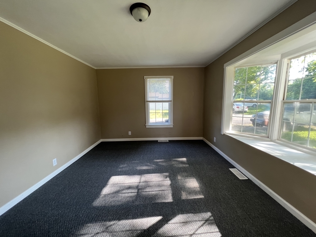 4405 Ridge Road Anderson, IN 46013 - Photo 7 of 19 Gallery Image 7