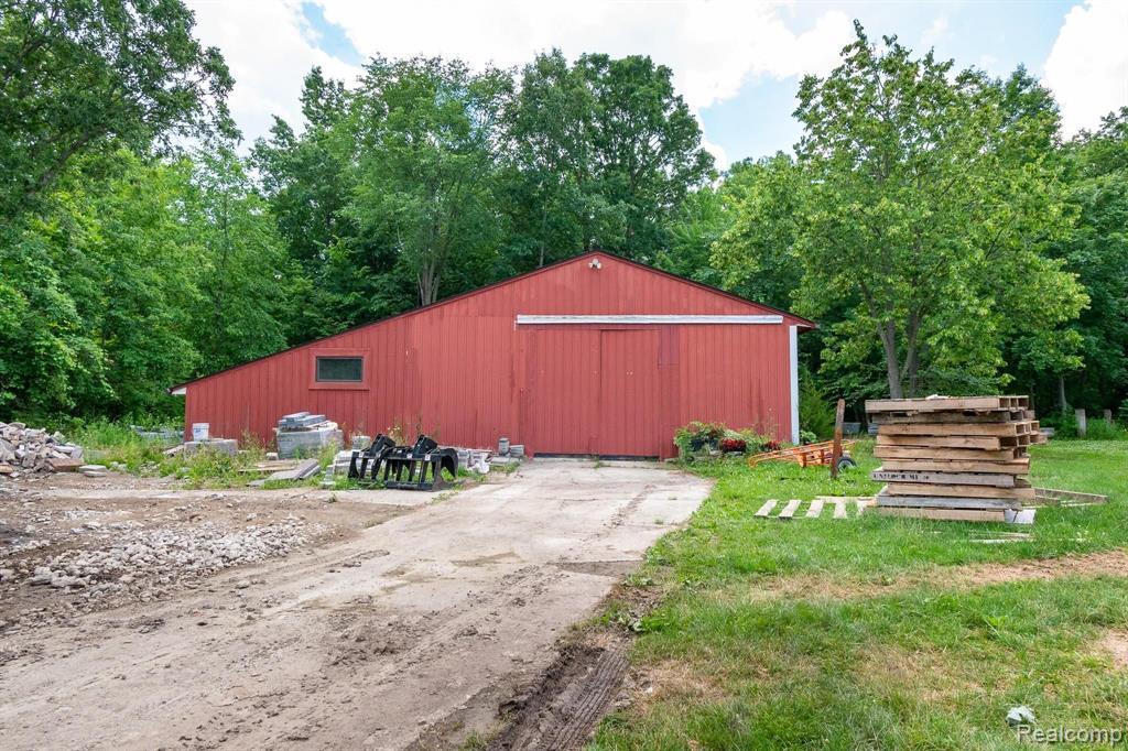 17200 27 Mile Road Ray, MI 48096 - Photo 25 of 28