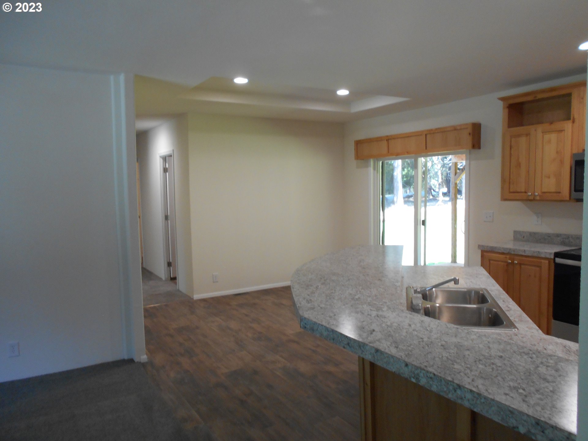 24845 Orchard Tract Road Monroe, OR 97456 - Photo 15 of 32 Living Room/Dining Room