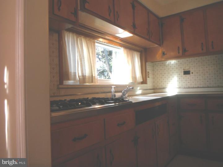 1838 Rowland Road Abington, PA 19001 - Photo 16 of 25 Kitchen