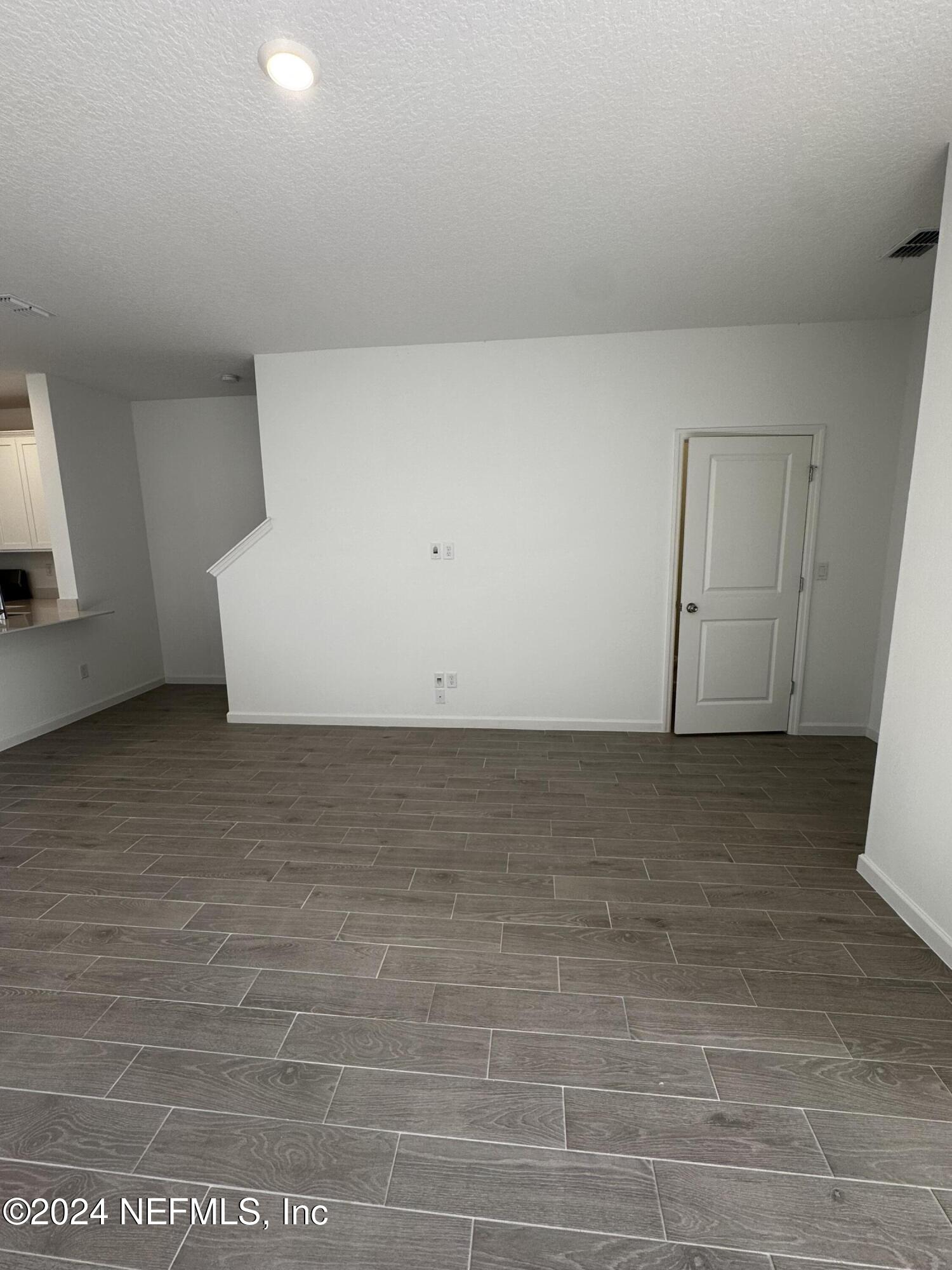 6873 Gable Grv Avenue Jacksonville, FL 32217 - Photo 5 of 31 IMG_5465