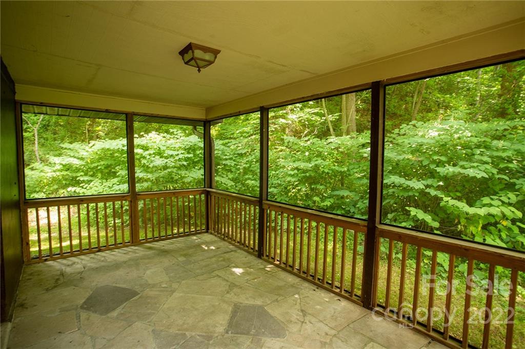 462 Governors View Road Asheville, NC 28805 - Photo 17 of 19 Gallery Image 17