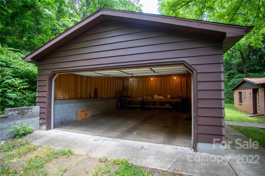 462 Governors View Road Asheville, NC 28805 - Photo 3 of 19 Gallery Image 3