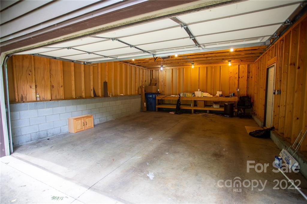 462 Governors View Road Asheville, NC 28805 - Photo 4 of 19 Gallery Image 4